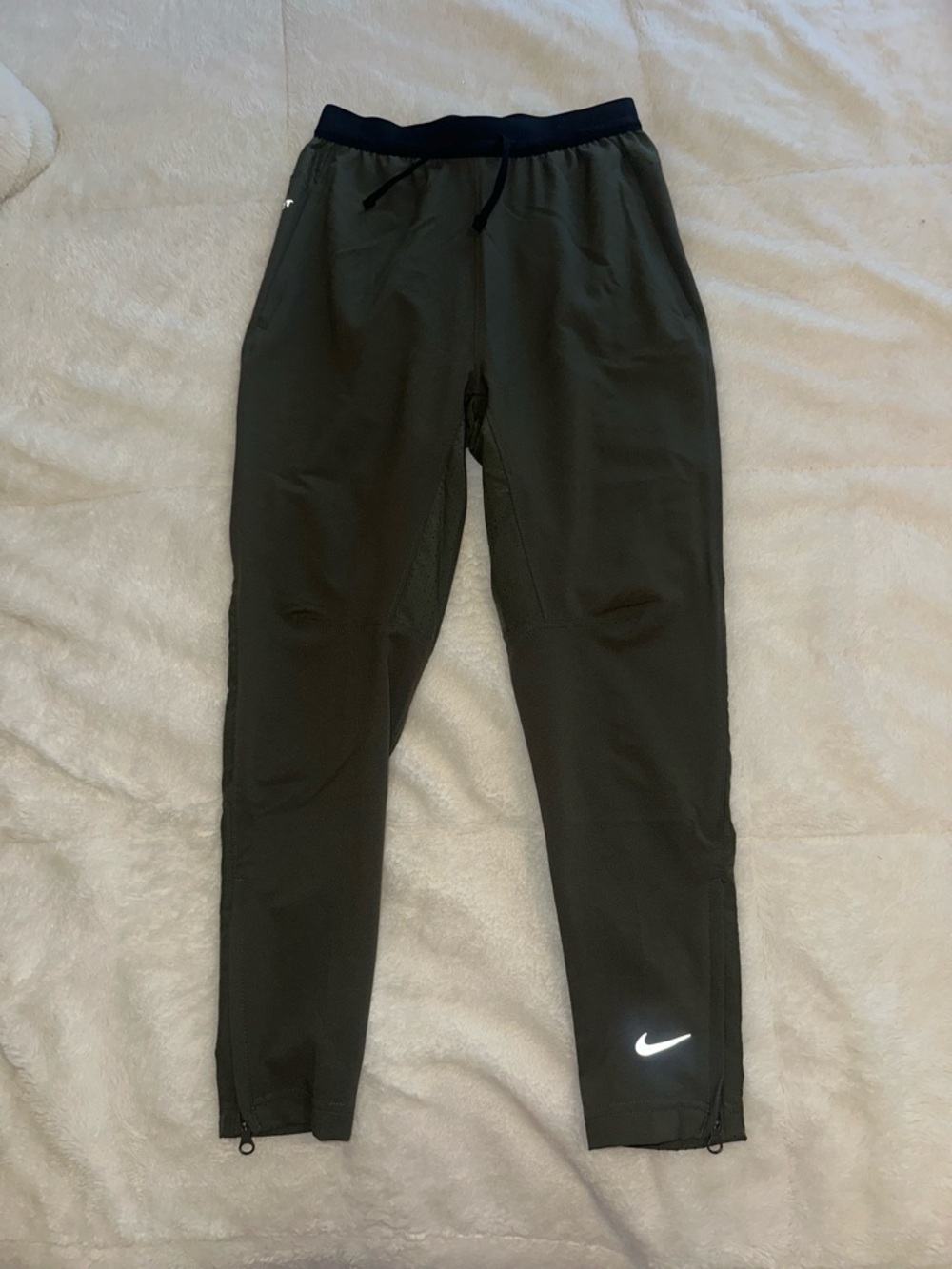 Nike Hunter Green Athletic Joggers with Reflective Swoosh